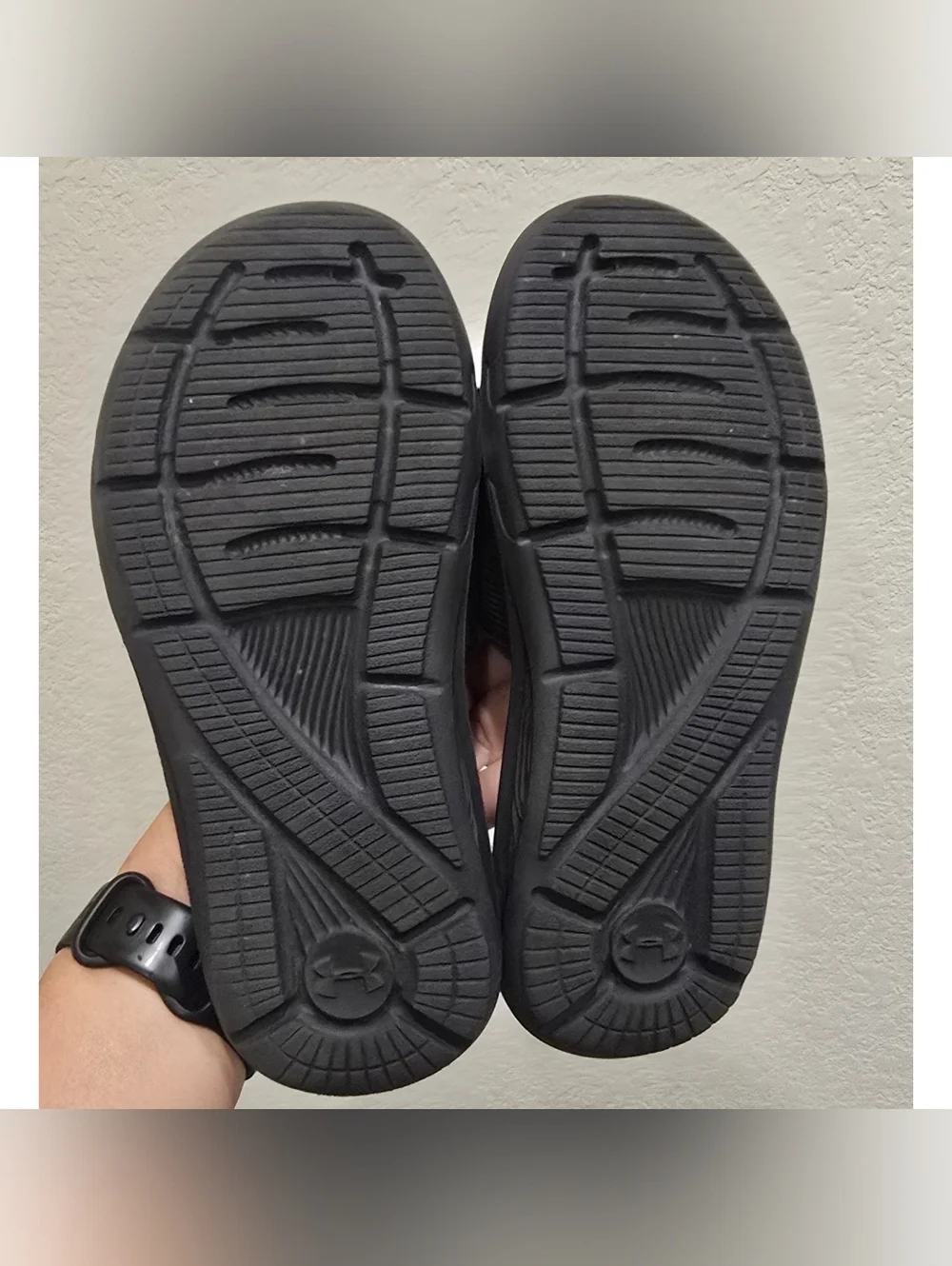 Under Armour Youth Slides Black Size 1Y Velcro Strap Athletic Sandals